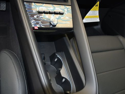 New 2026 Porsche Macan 4 Electric AWD/4WD image 39