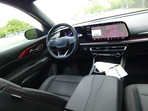 Certified 2024 Chevrolet Traverse Z71 w/ Enhanced Driving Package AWD/4WD image 7