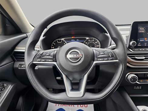 Used 2024 Nissan Altima 2.5 SV image 19