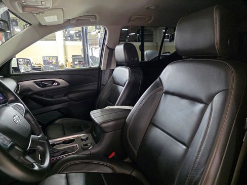 Used 2020 Chevrolet Traverse RS image 24