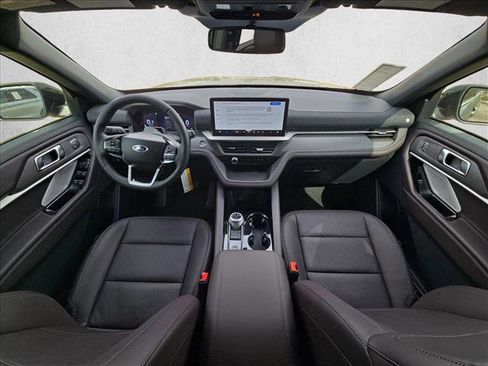 New 2026 Ford Explorer Platinum image 14