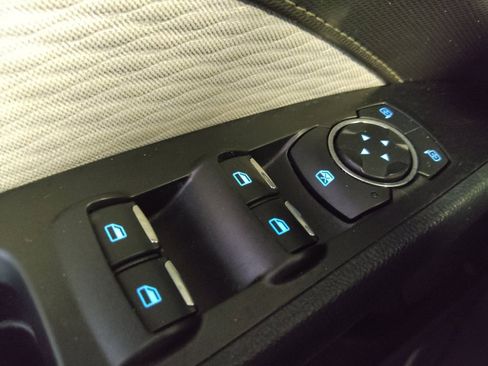 Used 2019 Ford Fusion SE w/ Equipment Group 151A FWD image 27