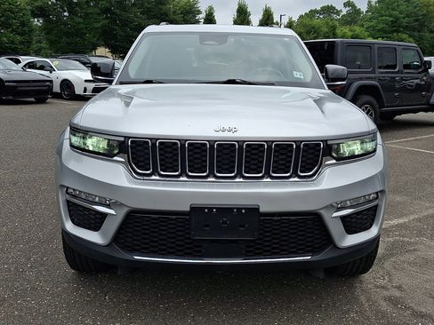 Used 2022 Jeep Grand Cherokee Limited w/ MOPAR Finishing Package AWD/4WD image 8