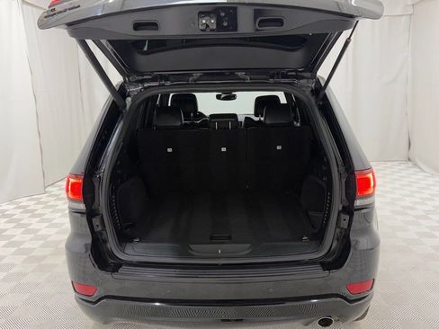 Used 2018 Jeep Grand Cherokee Altitude image 11