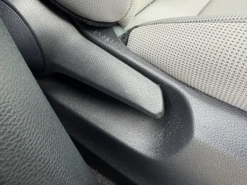 Used 2024 Toyota Corolla Cross L FWD image 22