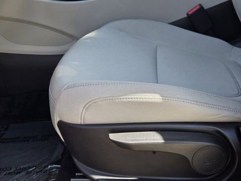 Certified 2025 Hyundai Tucson SE FWD image 25