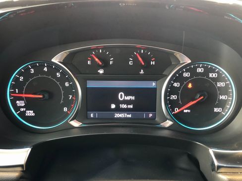 Used 2023 Chevrolet Traverse LT image 32