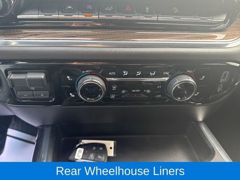 Used 2024 Chevrolet Silverado 1500 LT AWD/4WD image 28