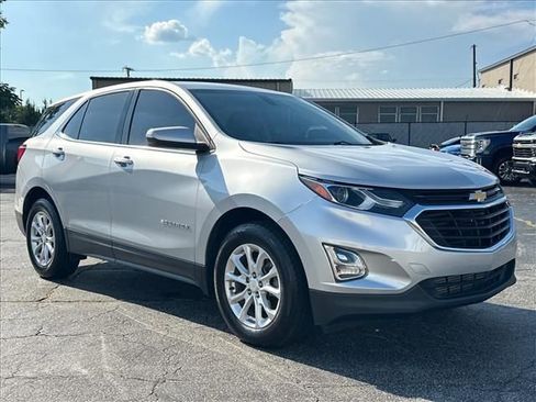 Used 2019 Chevrolet Equinox LT FWD image 2