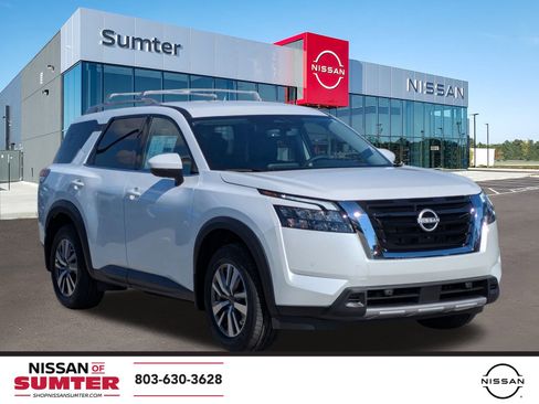 New 2025 Nissan Pathfinder SL image 1