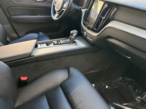 Used 2020 Volvo XC60 T6 Inscription image 18