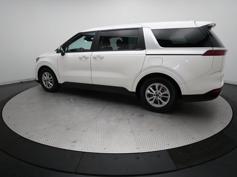 Certified 2024 Kia Carnival LX image 12