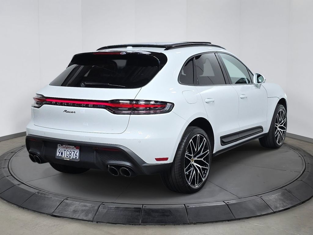 Certified 2026 Porsche Macan AWD/4WD image 7