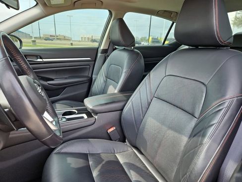 Used 2024 Nissan Altima 2.5 SR w/ SR Premium Package image 17