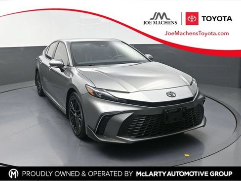 Used 2026 Toyota Camry SE w/ Convenience Package FWD image 1
