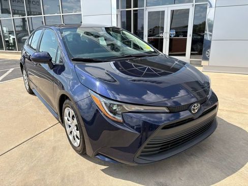 Used 2023 Toyota Corolla LE image 8