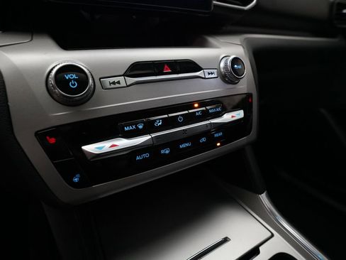 Used 2023 Ford Explorer XLT w/ Equipment Group 202A image 21