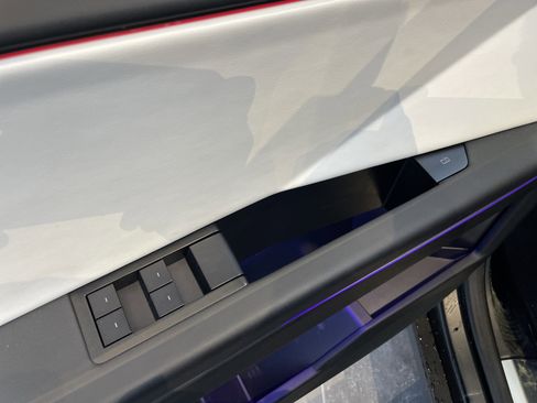 Used 2024 Tesla Cybertruck AWD Crew Cab image 15