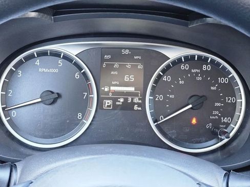 New 2025 Nissan Versa S w/ Trunk Package FWD image 19