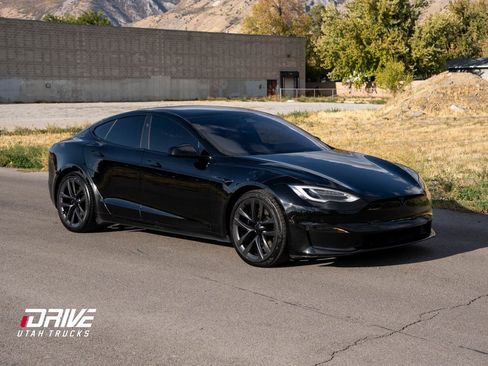 Used 2021 Tesla Model S Plaid image 2