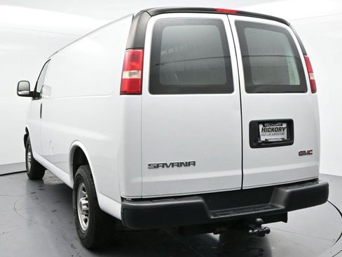 Used 2018 GMC Savana 2500 w/ Enhanced Convenience Package RWD image 6
