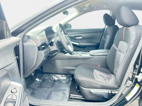 Used 2023 Nissan Sentra SR w/ Midnight Edition Package FWD image 11