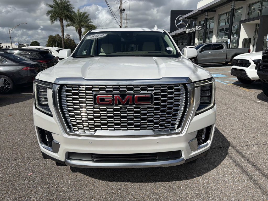 Used 2024 GMC Yukon Denali RWD image 2