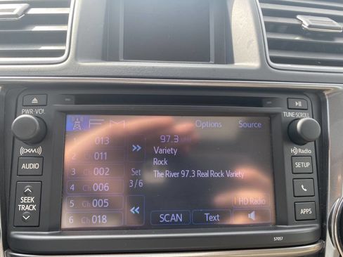 Used 2013 Toyota Highlander Limited image 31