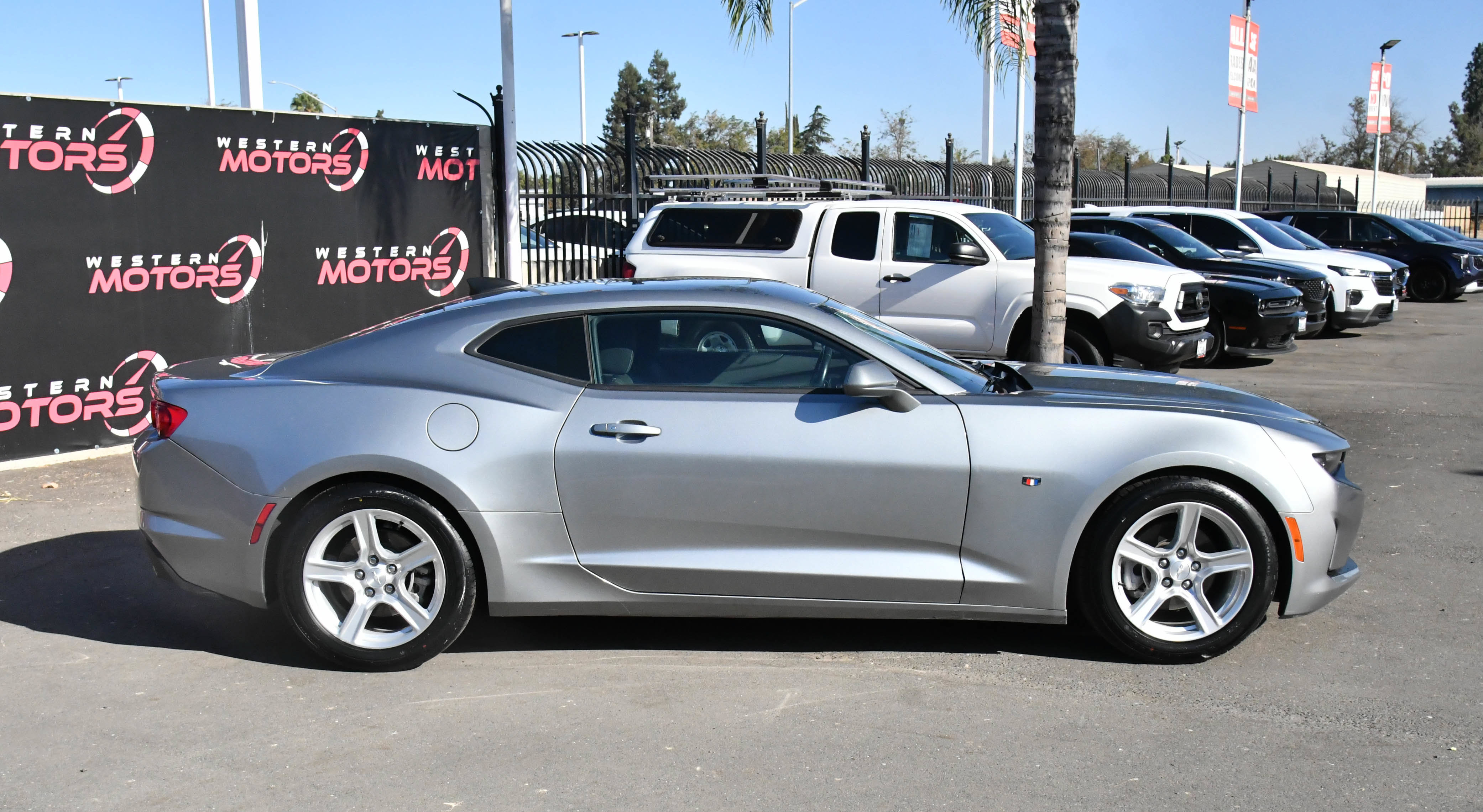 Used 2023 Chevrolet Camaro LT RWD image 9