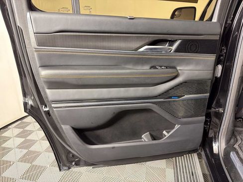 Used 2023 Jeep Grand Wagoneer Series III w/ Rear Seat Video Group 1 AWD/4WD image 26