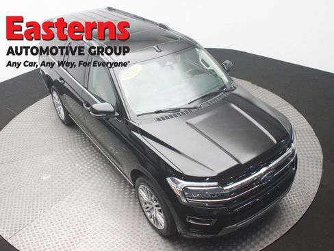 Used 2023 Ford Expedition Max Limited AWD/4WD image 3