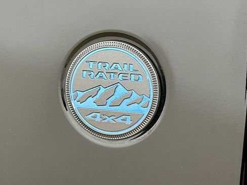 Used 2025 Jeep Wrangler Unlimited Sahara AWD/4WD image 23