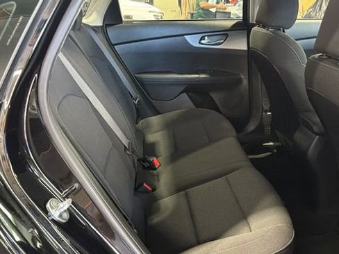 Used 2021 Kia Forte LXS FWD image 14