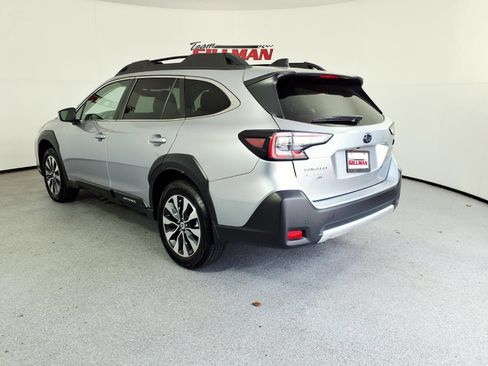 Certified 2025 Subaru Outback Limited AWD/4WD image 17