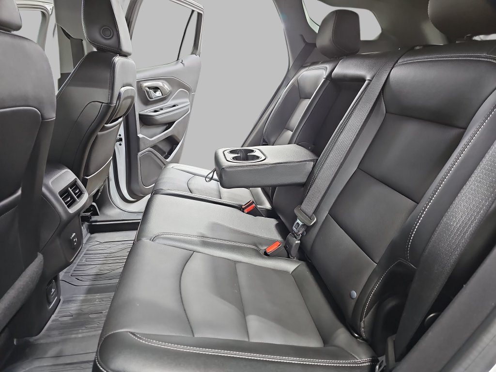 Certified 2024 GMC Terrain SLT w/ Elevation Edition AWD/4WD image 18
