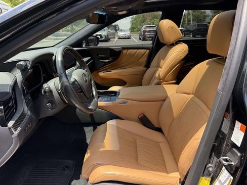 Used 2023 Lexus LS 500 AWD w/ Luxury Package image 13