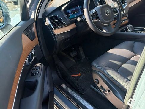 Used 2023 Volvo XC90 B6 Plus AWD/4WD image 4
