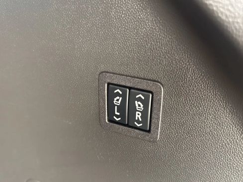 Used 2019 Buick Enclave Avenir FWD image 12