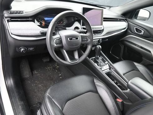 Used 2024 Jeep Compass Latitude AWD/4WD image 21