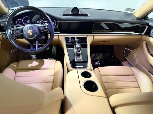 Used 2022 Porsche Panamera 4 w/ Premium Package AWD/4WD image 11