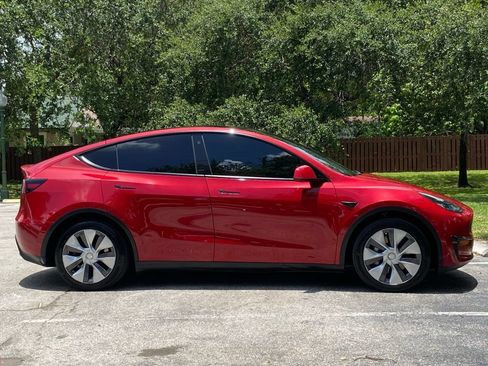 Used 2022 Tesla Model Y Long Range AWD/4WD image 9