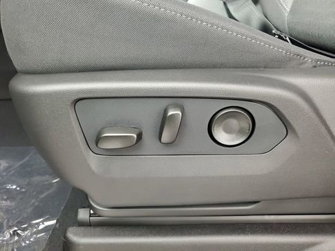 New 2026 Chevrolet Suburban LS image 30