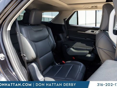 Used 2025 Ford Explorer Active w/ Active Comfort Package AWD/4WD image 17