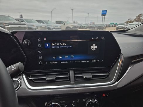 Used 2025 Chevrolet Trax ACTIV w/ Driver Confidence Package image 28