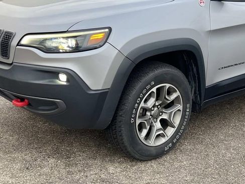Used 2020 Jeep Cherokee Trailhawk w/ Cold Weather Group image 9