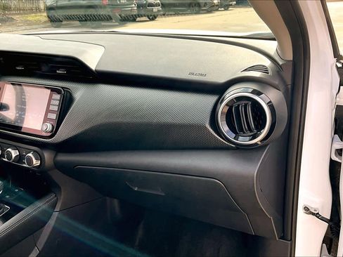 Certified 2024 Nissan Kicks SV image 18