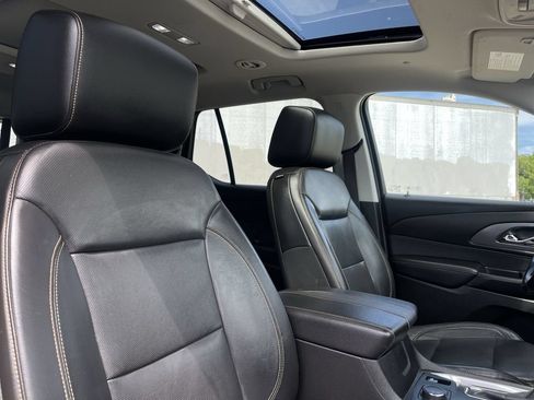 Used 2021 Chevrolet Traverse Premier w/ Redline Edition AWD/4WD image 29