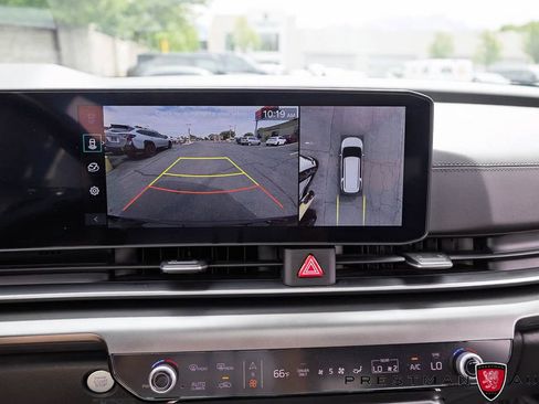 Used 2025 Kia Carnival SX Prestige FWD image 33