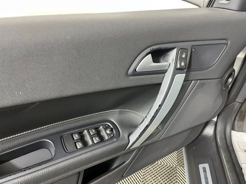 Used 2011 Volvo C70 T5 w/ Convenience Pkg image 12