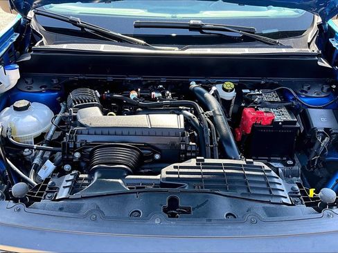 Certified 2025 Ford Maverick XLT w/ Equipment Group 302A AWD/4WD image 10